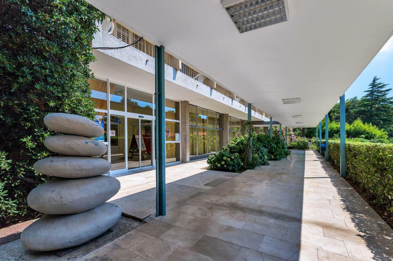 Hotel Alem Baška Voda Extérieur photo